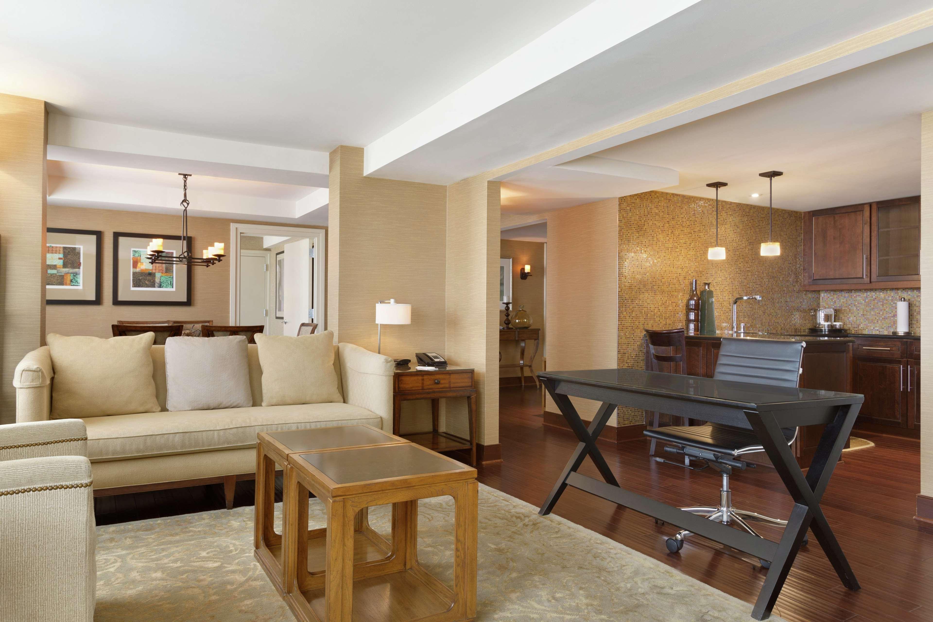 Embassy Suites Baltimore Inner Harbor Esterno foto